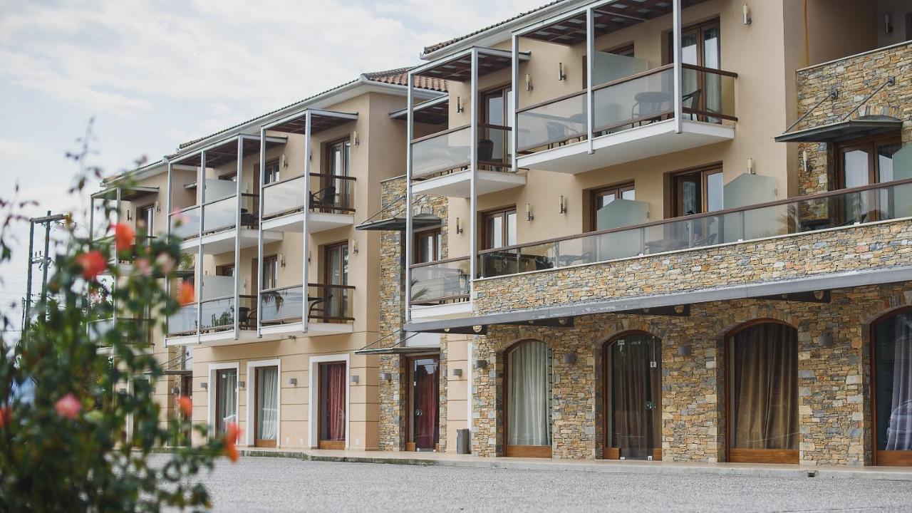 Valis Resort Hotel Vólos Extérieur photo Residential complex in the village