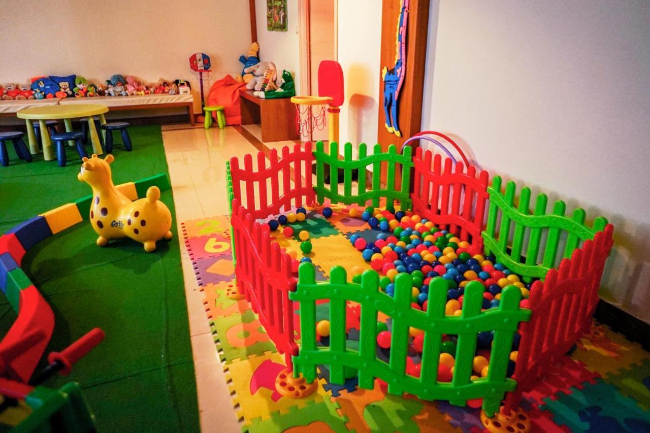 Valis Resort Hotel Vólos Extérieur photo A ball pit at a nursery school