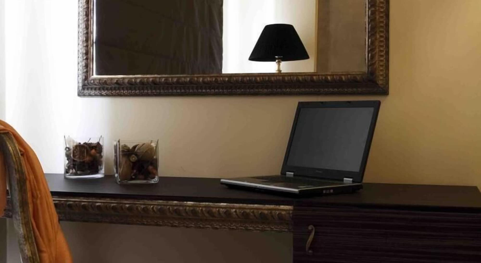 Valis Resort Hotel Vólos Extérieur photo A mirror in a home