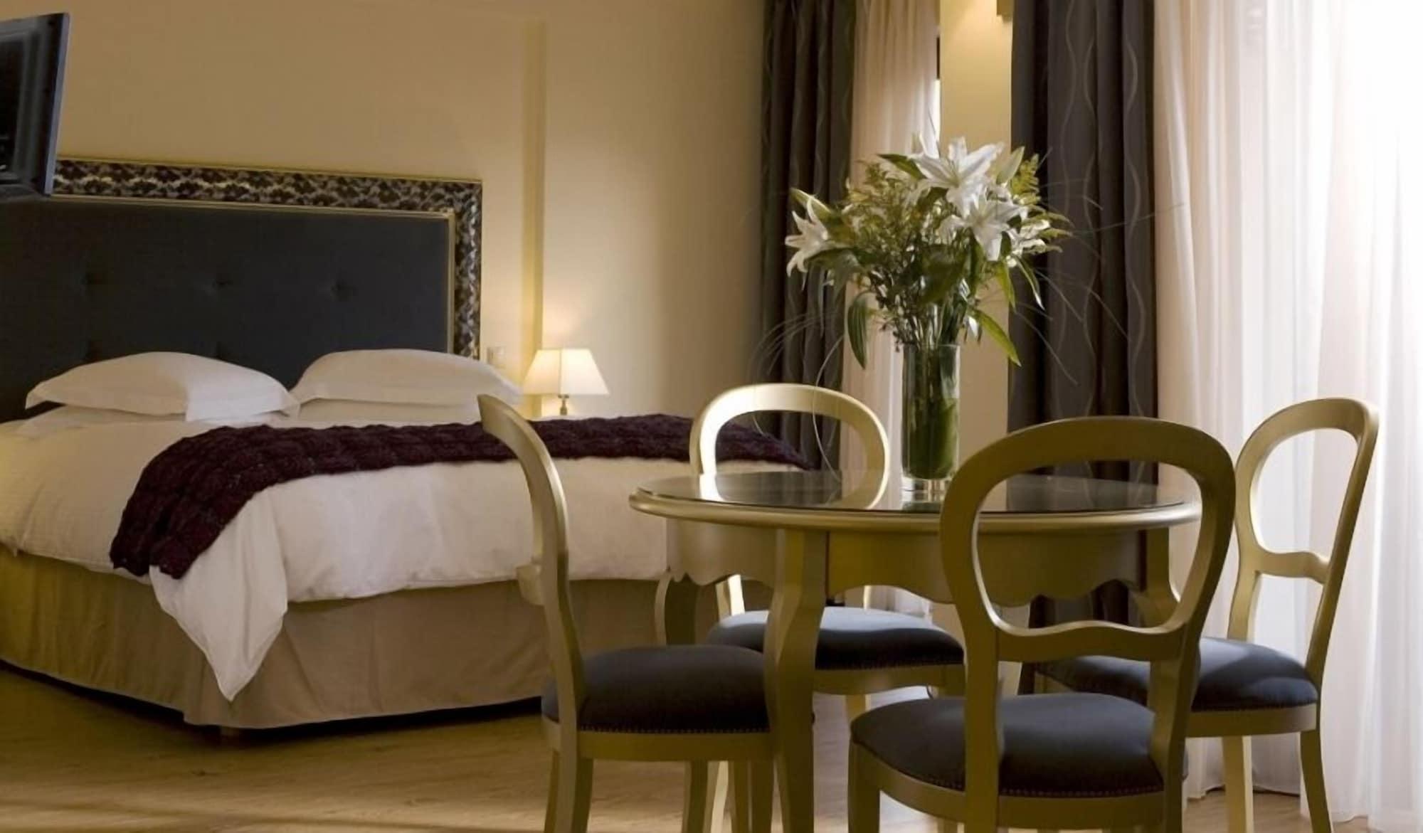 Valis Resort Hotel Vólos Extérieur photo A room at the hotel
