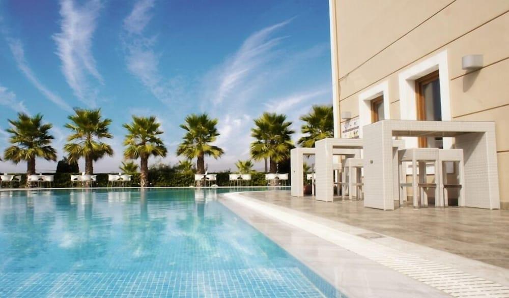 Valis Resort Hotel Vólos Extérieur photo The pool at the hotel