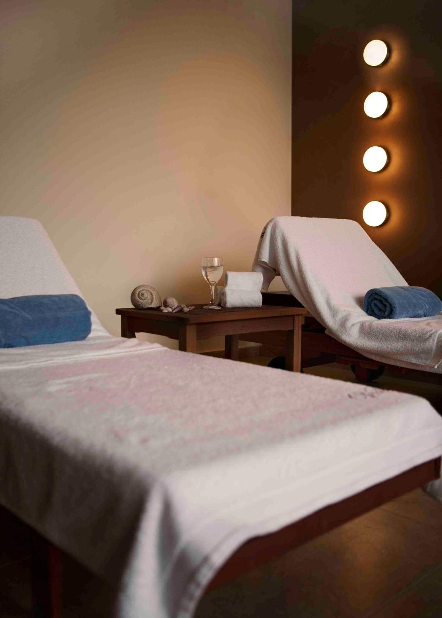 Valis Resort Hotel Vólos Extérieur photo Massage beds