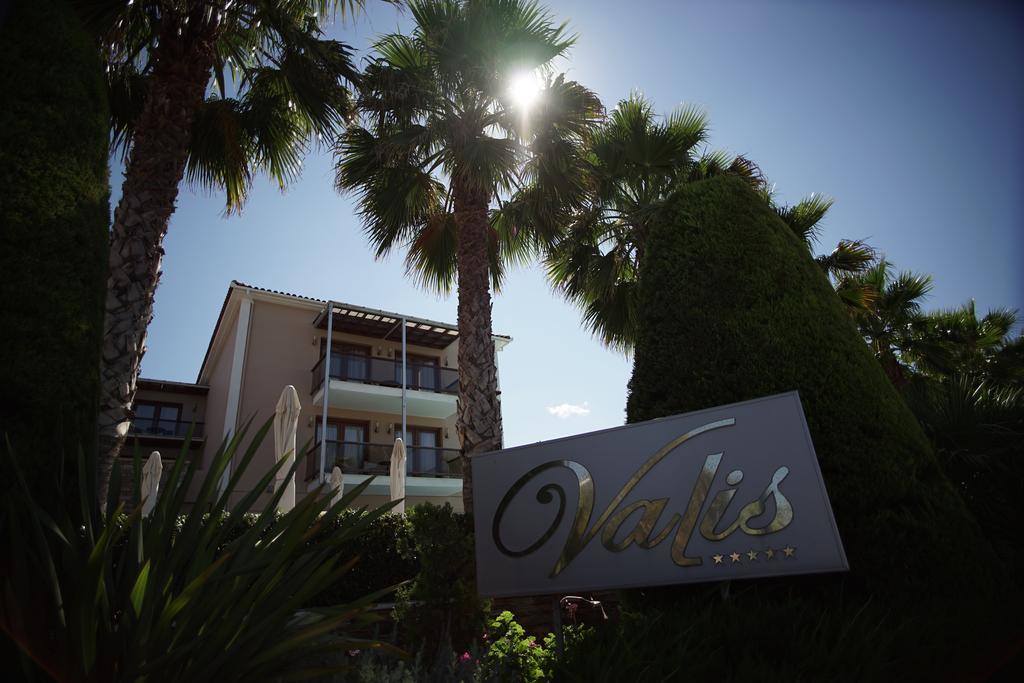 Valis Resort Hotel Vólos Extérieur photo The sign of the Miss Europe Continental Pageant
