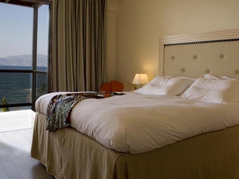 Valis Resort Hotel Vólos Extérieur photo A bedroom at the hotel